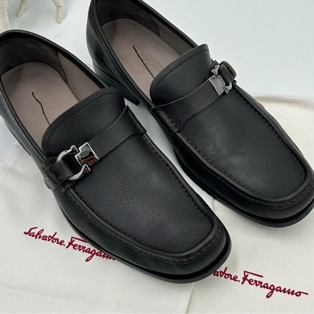 Men’s Salvatore, Ferragamo Gancini leather loafers size 9E made in Italy